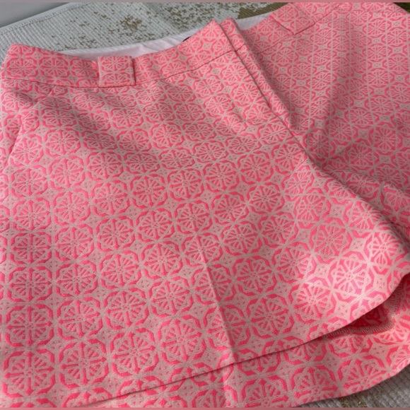 The Limited Woman's Pink Pattern Shorts |
Size 14 - Picture 2 of 6